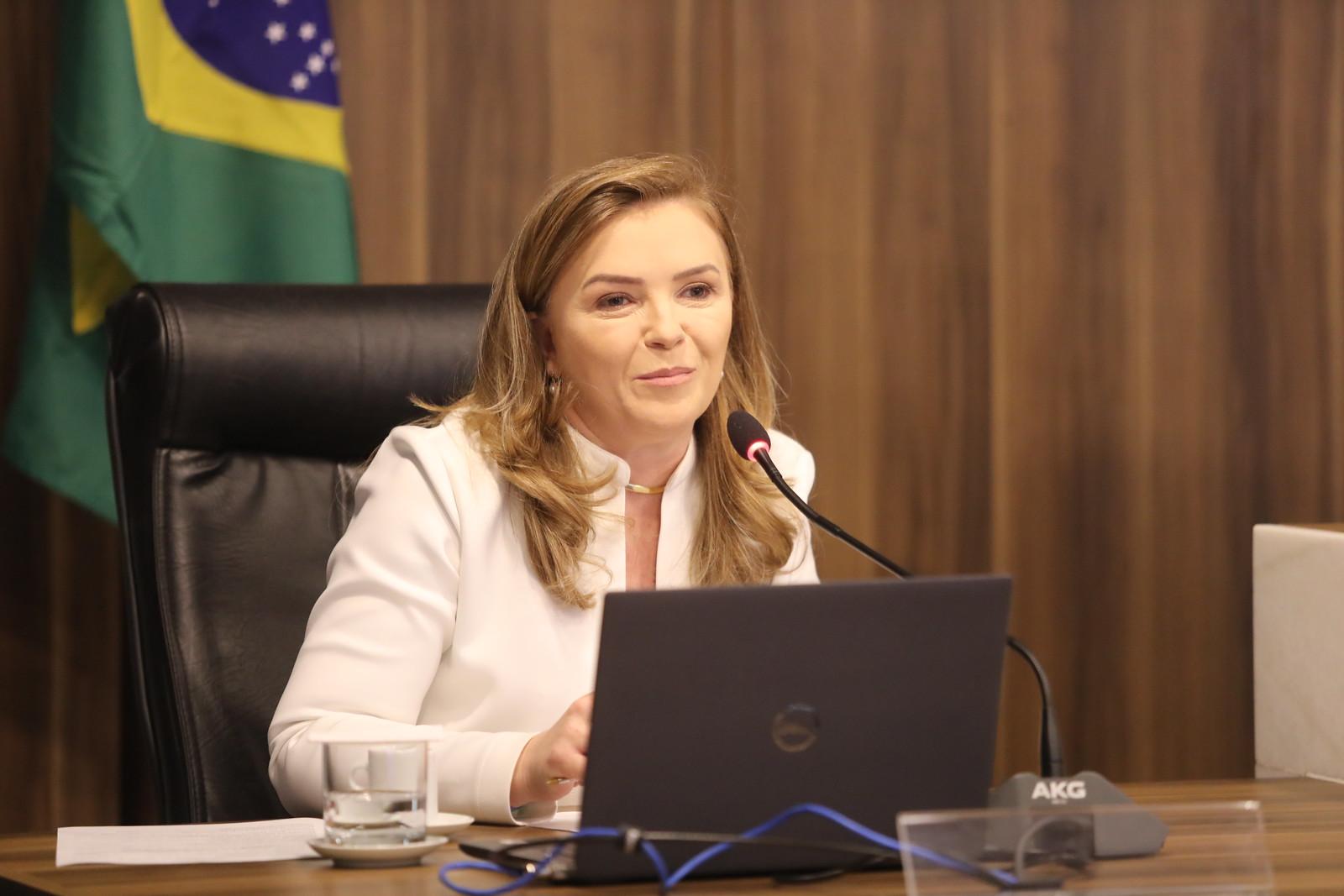 Cascavel está entre 40 municípios do Paraná que receberão ônibus para políticas da pessoa idosa