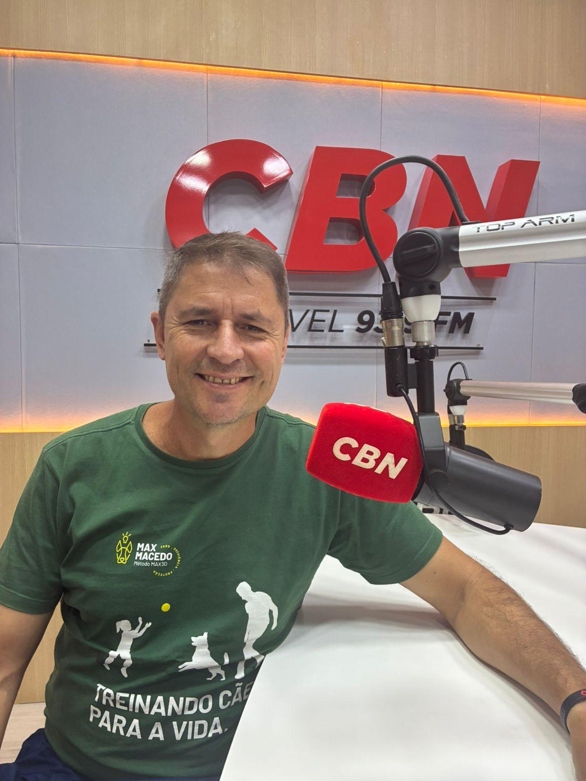 Projeto de Lei no Senado ameaça criminalizar ferramentas de adestramento de cães