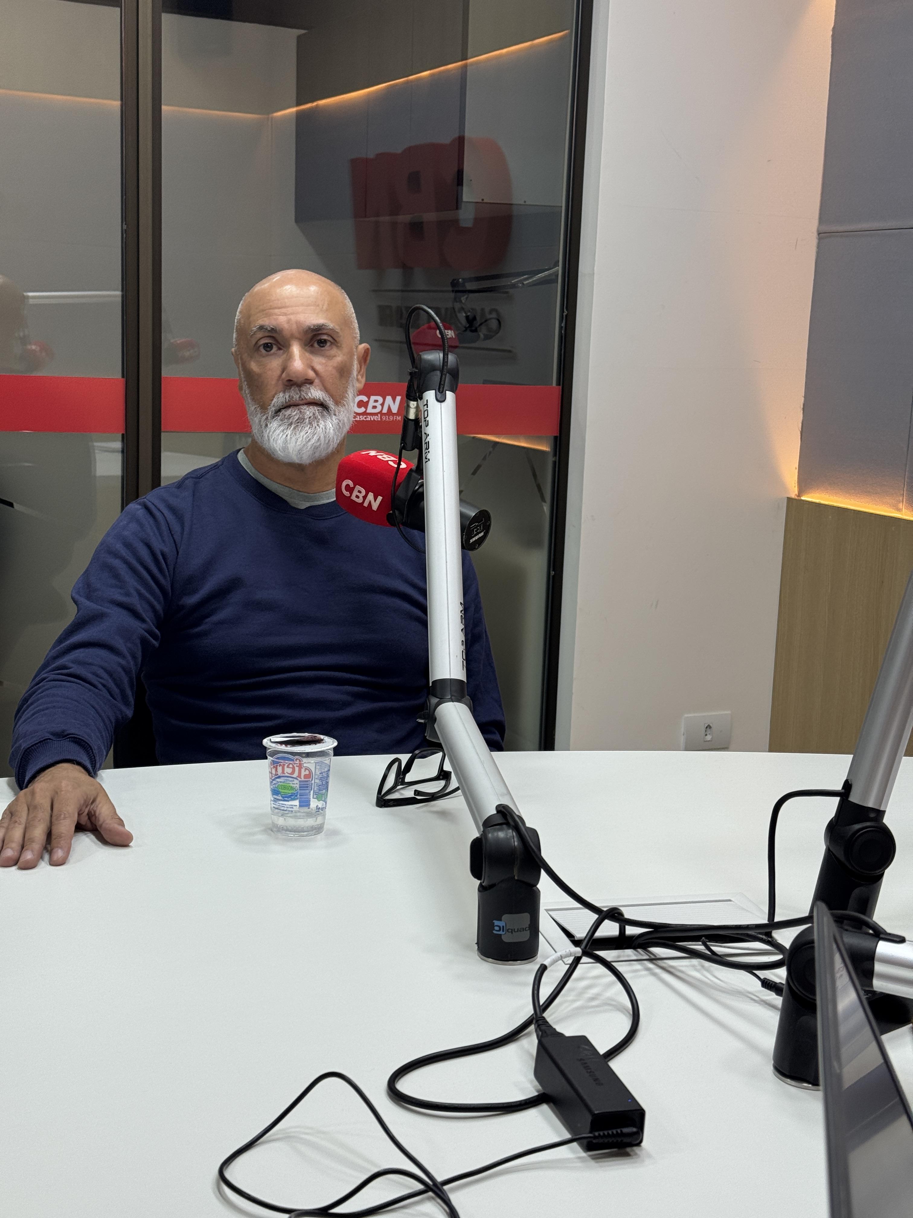 Profº Dr. Alexandre Ferrari comenta sobre os desafios da alfabetização