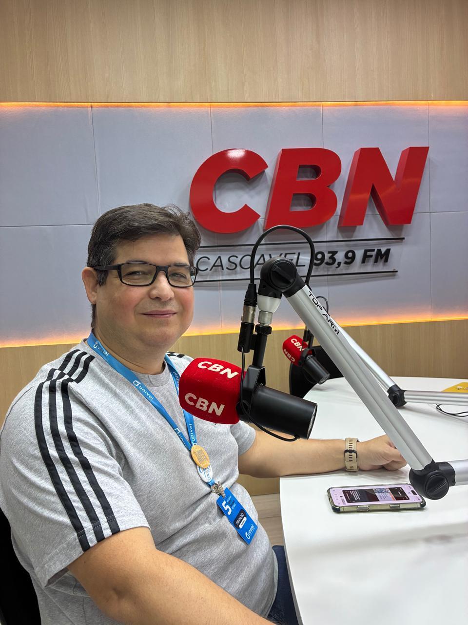 Taxa de inadimplência sobe 9,4% em 12 meses no Brasil e atinge 43,9% da população adulta