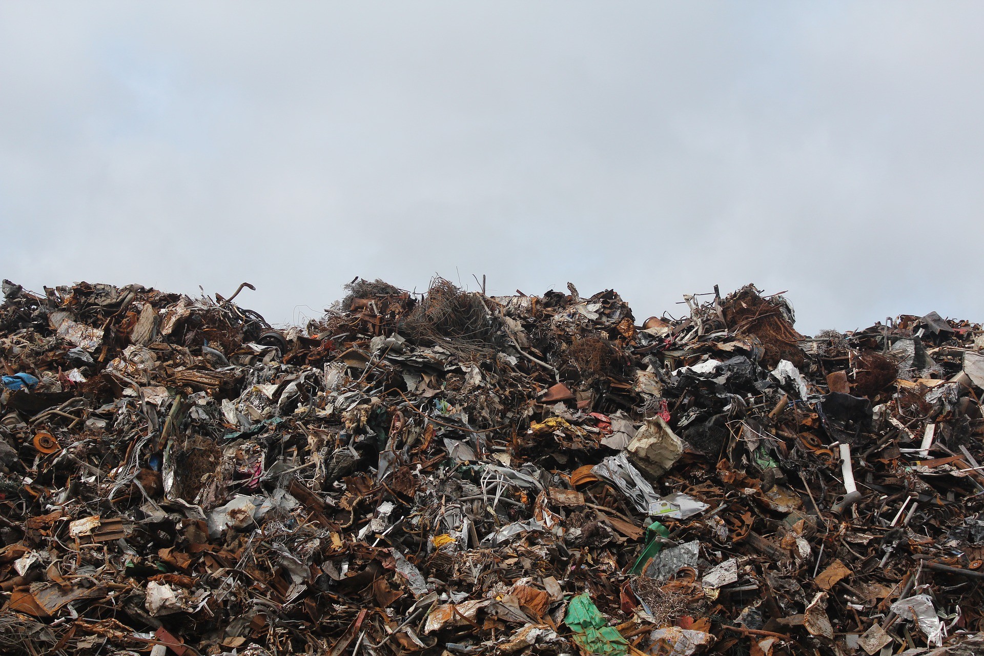 Planeta produziu mais de 2 bilhões de toneladas de lixo em 2021, indica levantamento