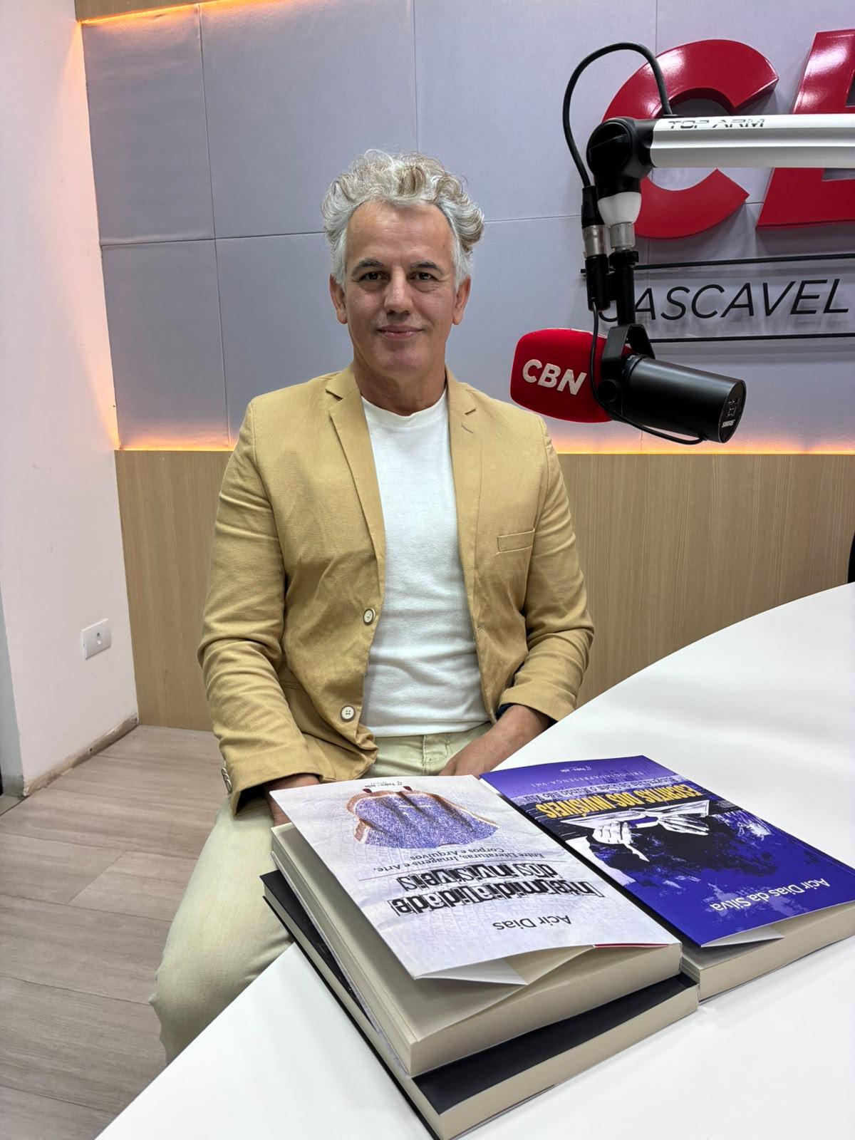Escritor de Cascavel lança romance sobre população em situação de rua