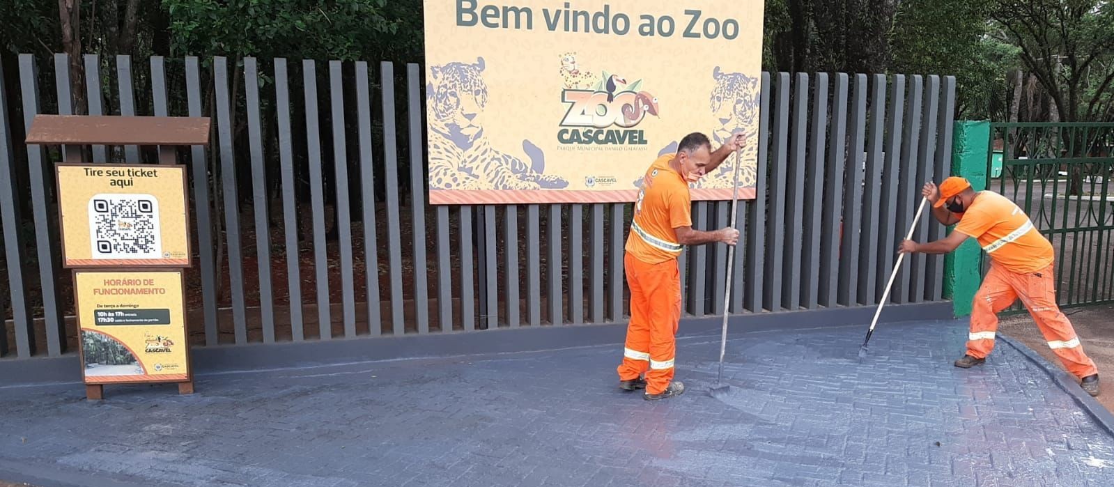 Zoo estará aberto no feriado, mas visitas precisam ser agendadas