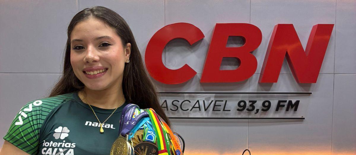 Stefhany Popoatzki fala das conquistas na ginástica rítmica nacional e internacional