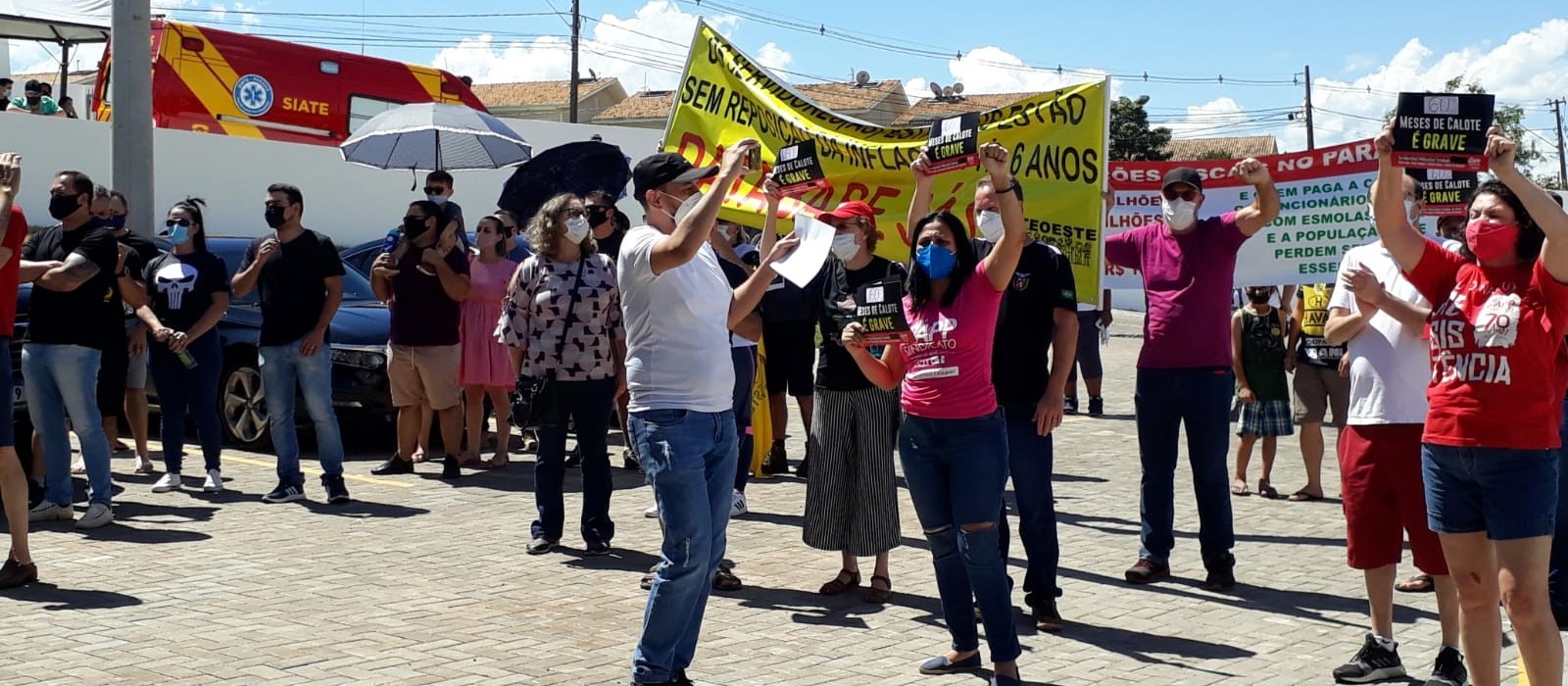 Servidores estaduais fazem protesto durante inauguração do Cisop