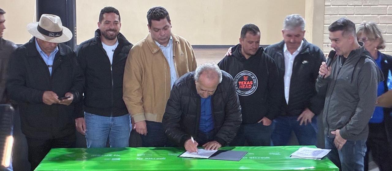 Pra Frente Cascavel leva mais de 19 quilômetros de asfalto para o interior