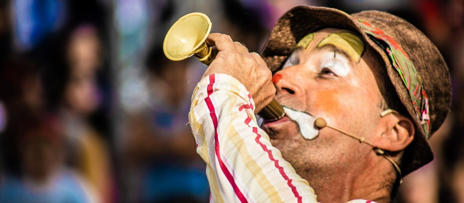 Teatro a Bordo chega a Foz do Iguaçu com sua Caixola Brincante