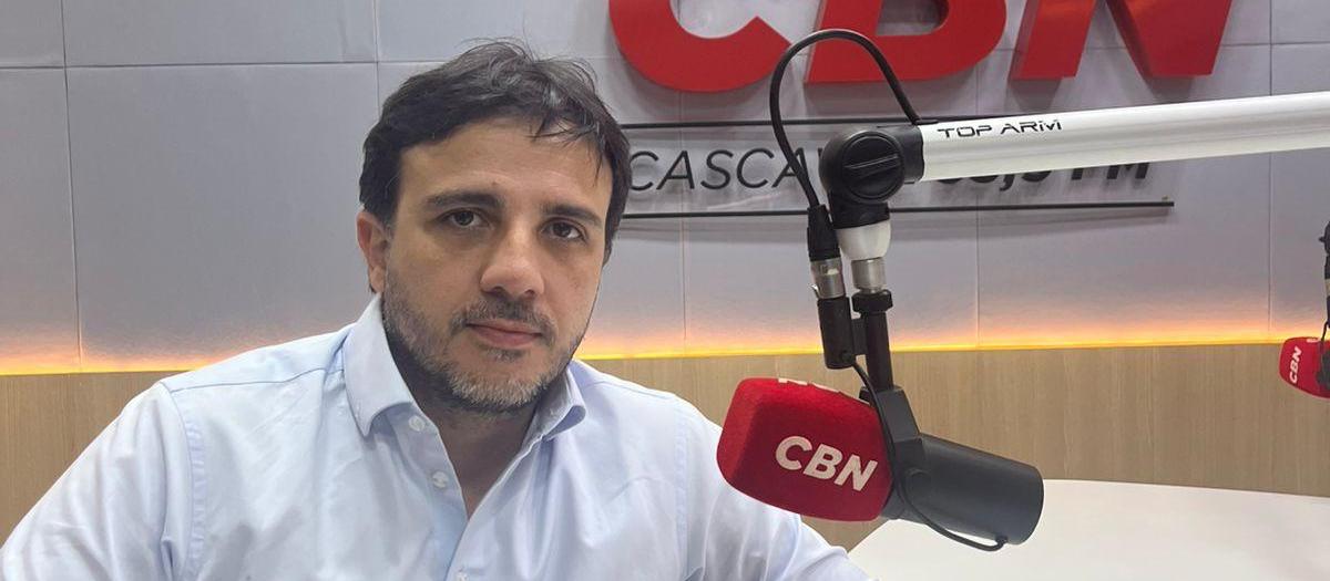 Entrevista com Renan Santos, pré-candidato à presidência pelo Partido Missão