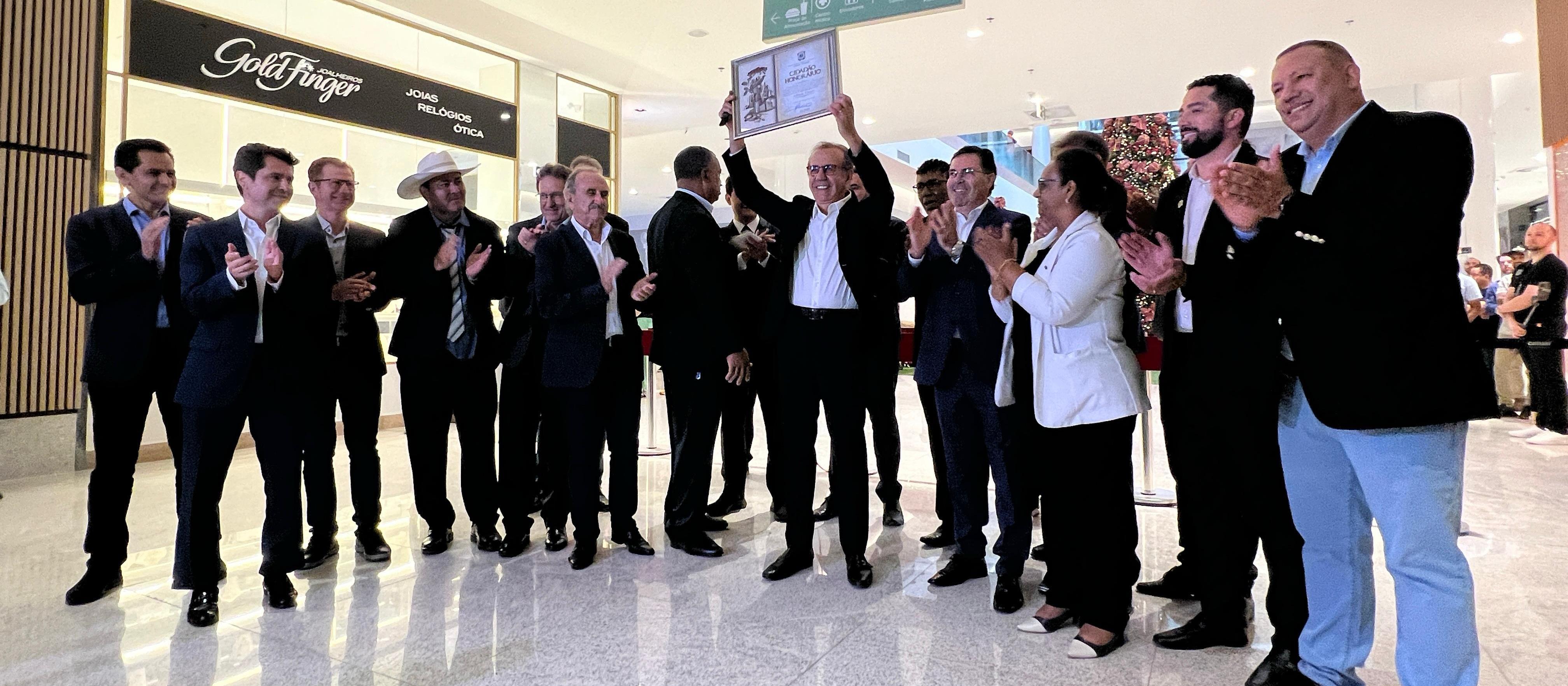 Inauguração do shopping Catuaí é recebida como um presente de aniversário