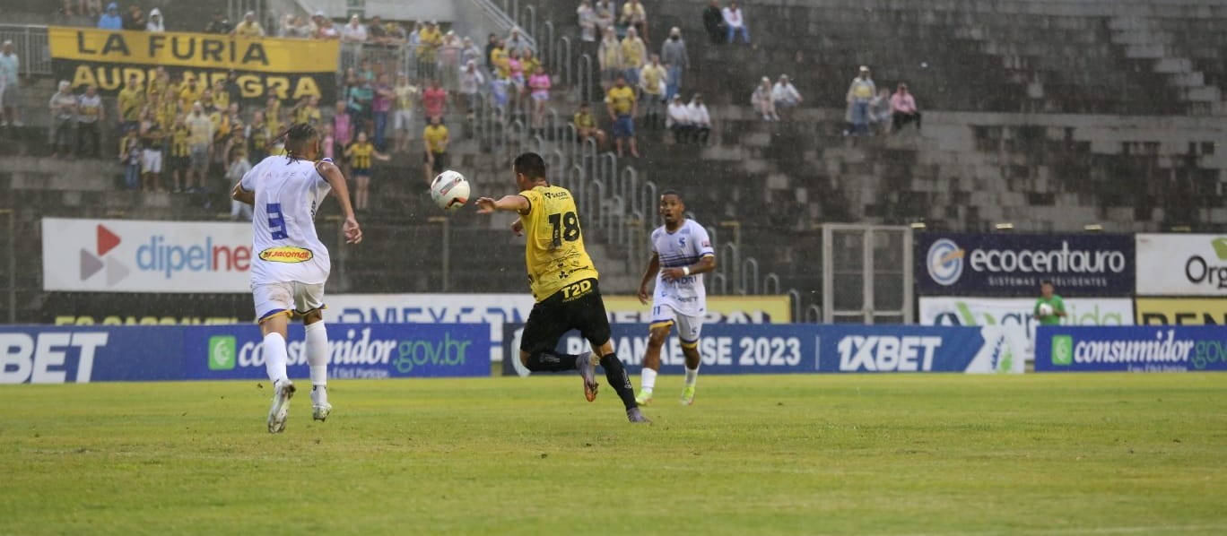 Cascavel estreia com vitória no Paranaense ao derrotar o São Joseense por 1x0 no Olímpico