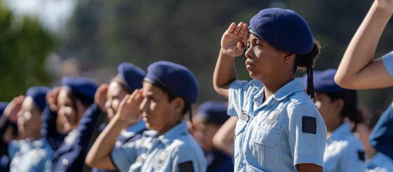 Procura por escolas cívico-militares aumenta no Paraná