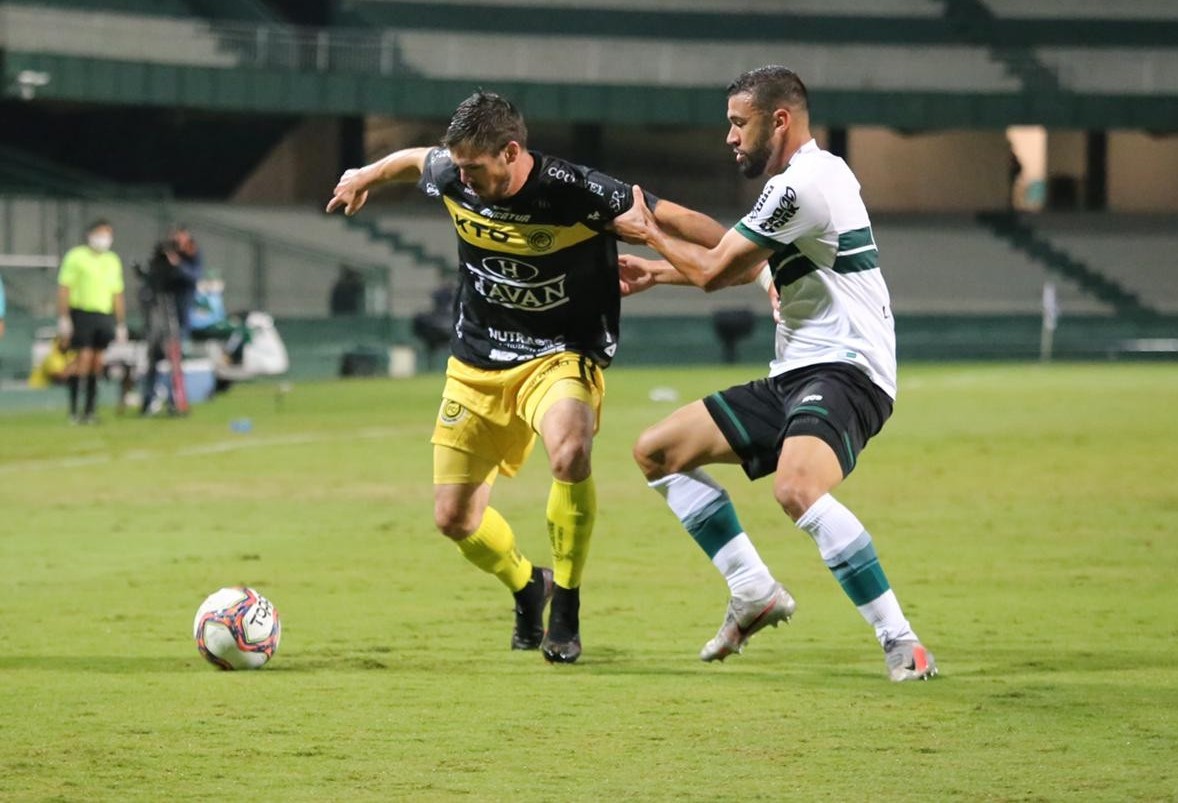FC Cascavel vence  Coritiba no Couto Pereira
