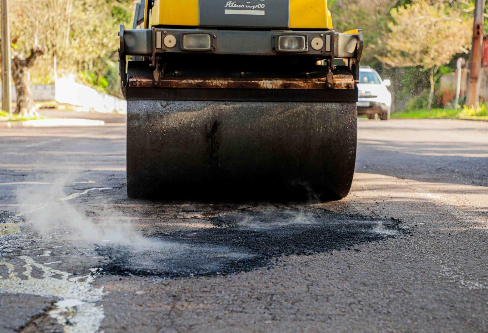 Força-tarefa da Secretaria de Obras realiza operação tapa-buracos em Cascavel