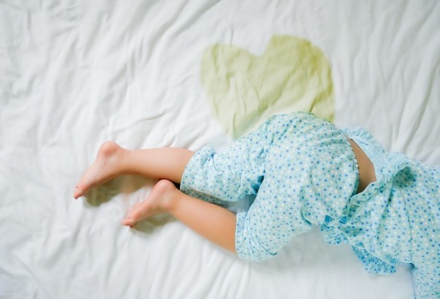 Xixi na cama: Dia Mundial alerta para condição que atinge 15% das crianças com mais de cinco anos