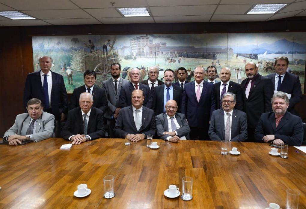 Diretoria da Fiep leva demandas da indústria do Paraná ao vice-presidente Geraldo Alckmin