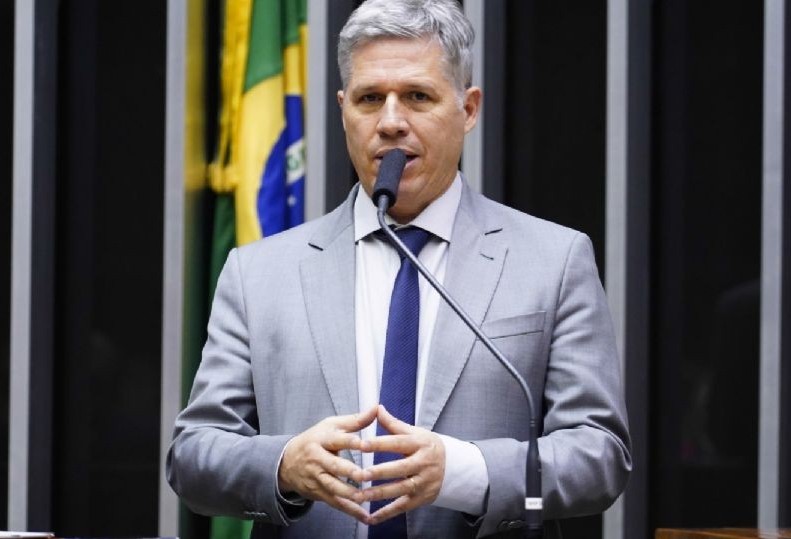 Ministro Paulo Teixeira visitará local da explosão em Palotina 