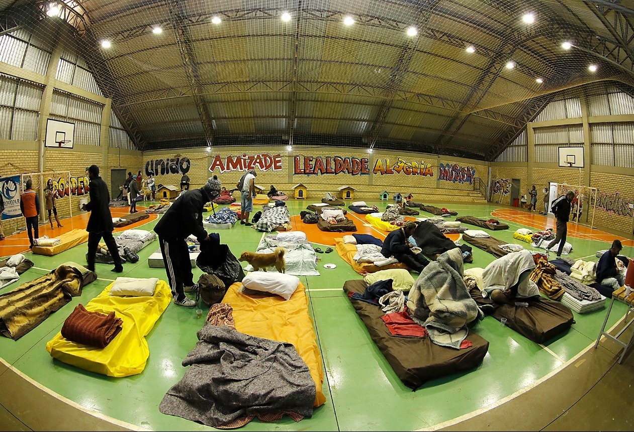 Ginásio do Creas acolhe 35 moradores 