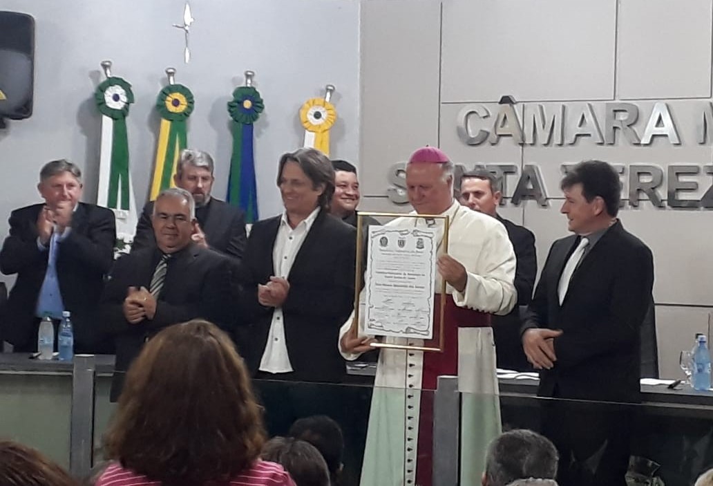 Arcebispo Dom Mauro recebe título de cidadão honorário de Santa Tereza do Oeste