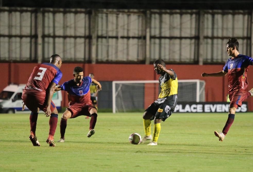 Paulo Sérgio volta a marcar e FC Cascavel vence o Paraná de virada