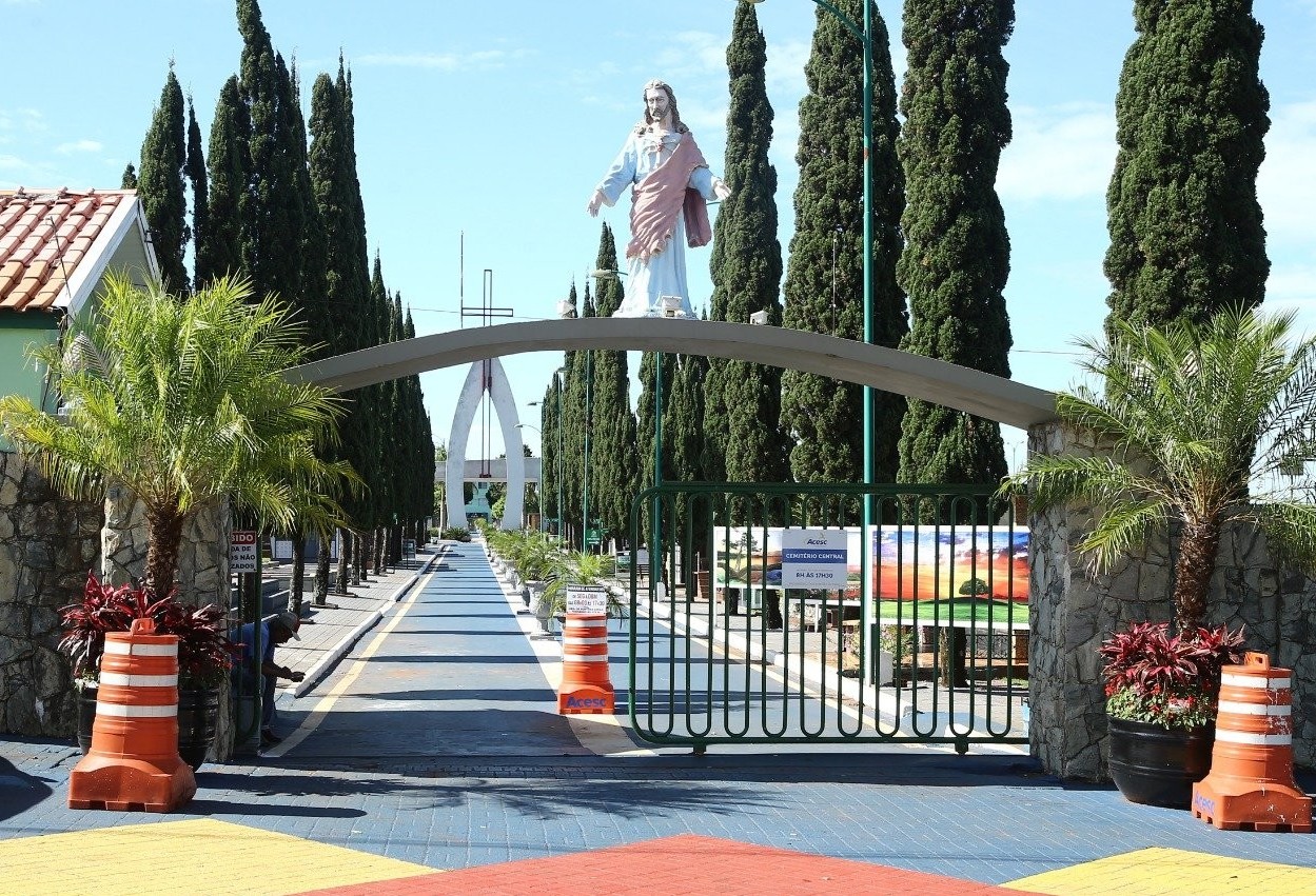  Cemitérios terão celebrações religiosas nesta quarta-feira (2) 