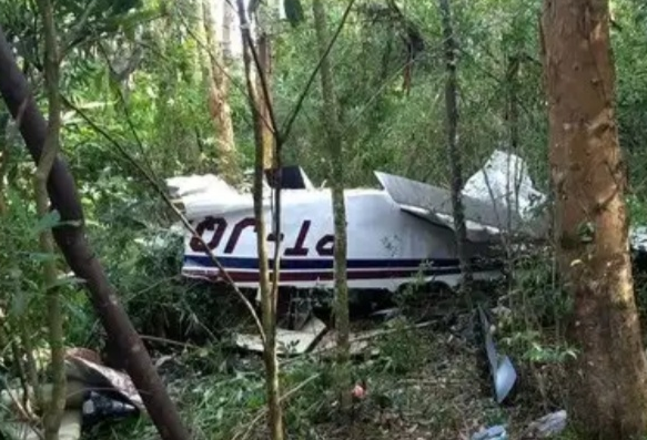 Três pessoas morrem em queda de avião em Cascavel