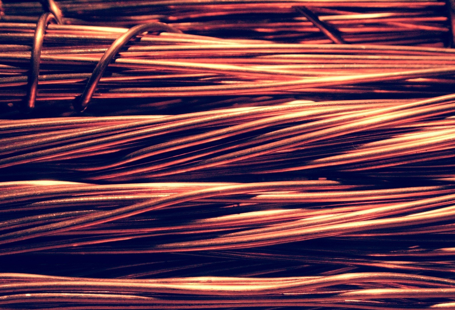 Delegada pede atenção da população a comercialização de fios de cobre 