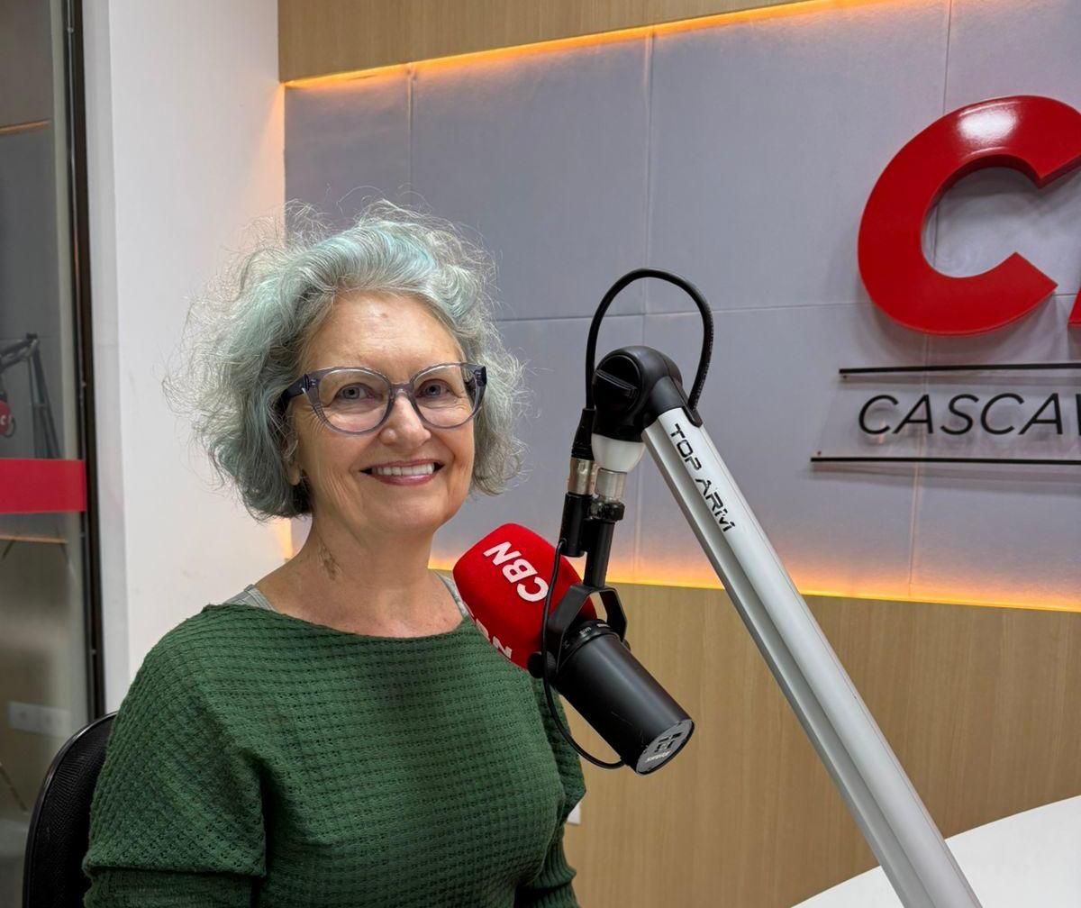 Com escultura feita de mais de 10 mil filtros de café usados, artistas de Cascavel vencem prêmio na Bienal Romana