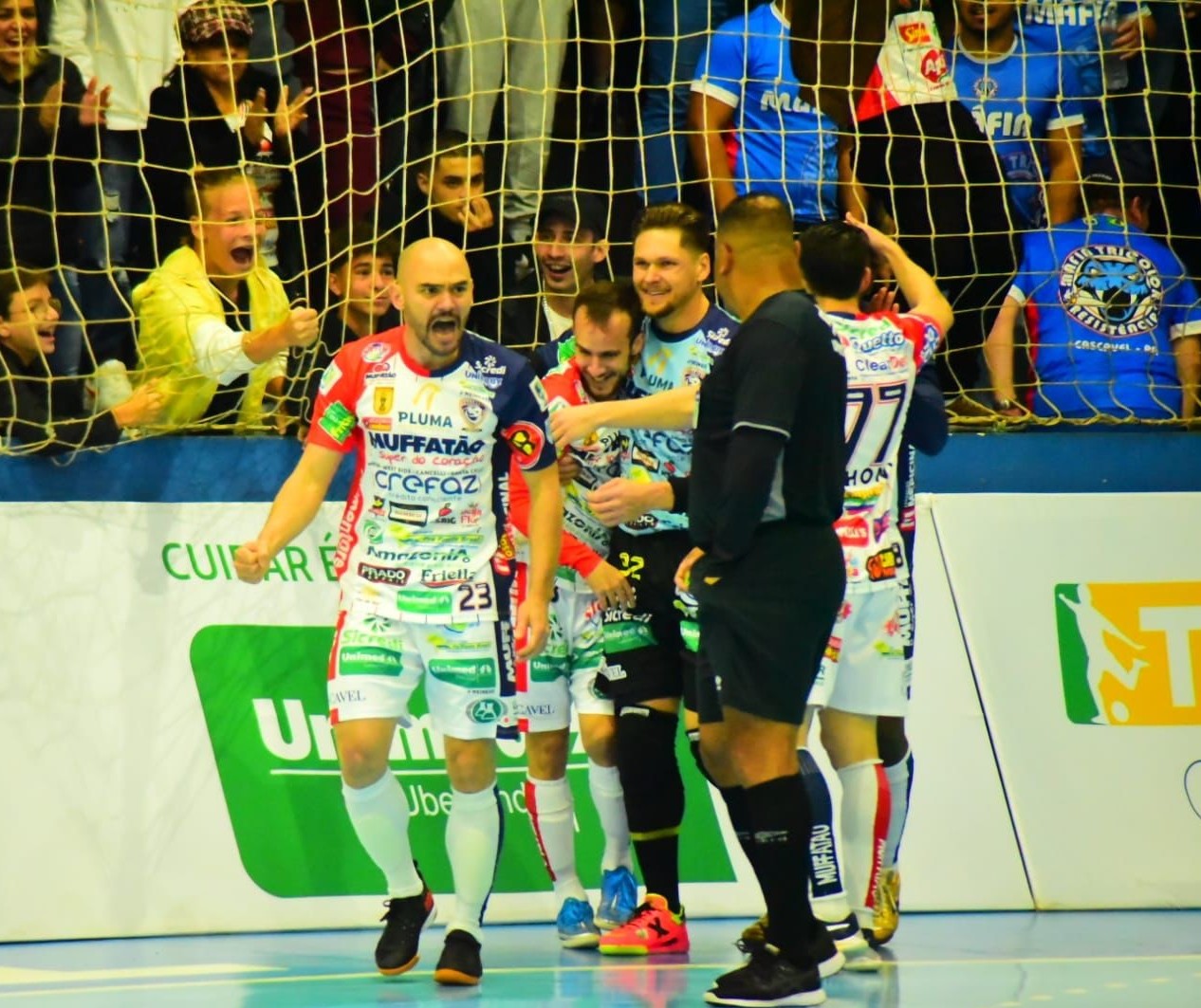 Cascavel Futsal goleia Praia Clube e chega a 15 pontos na Liga Nacional