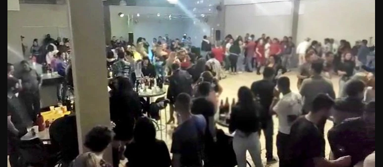 Festas ilegais são interrompidas pela fiscalização no fim de semana em Cascavel 