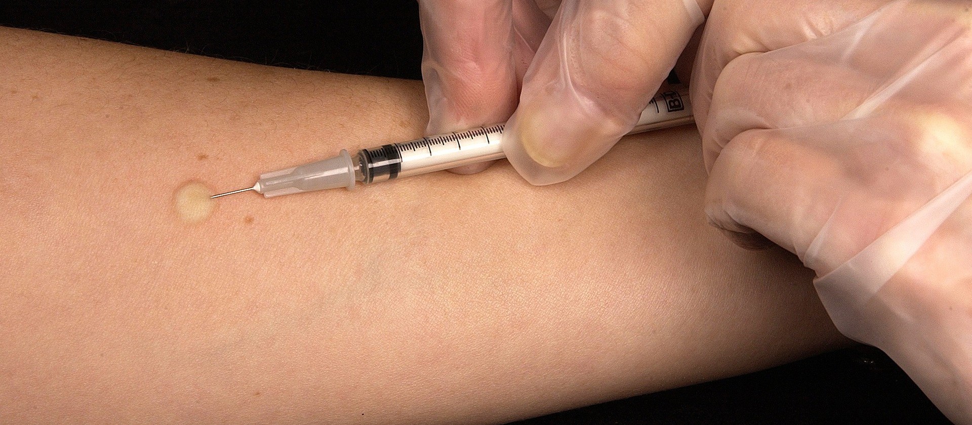Dia D: mais de duas mil pessoas foram vacinadas em Cascavel 