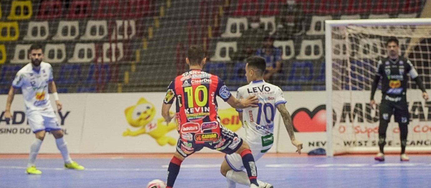 Cascavel Futsal goleia Umuarama e mantém 100%