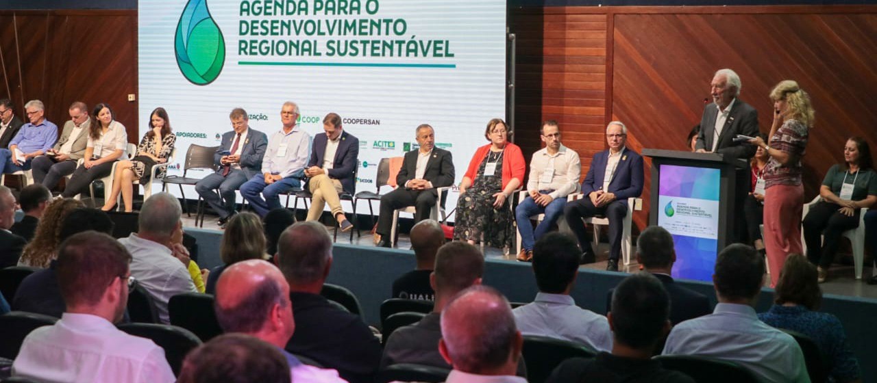 Em parceria com iniciativa privada, Governo discute agropecuária sustentável em Toledo