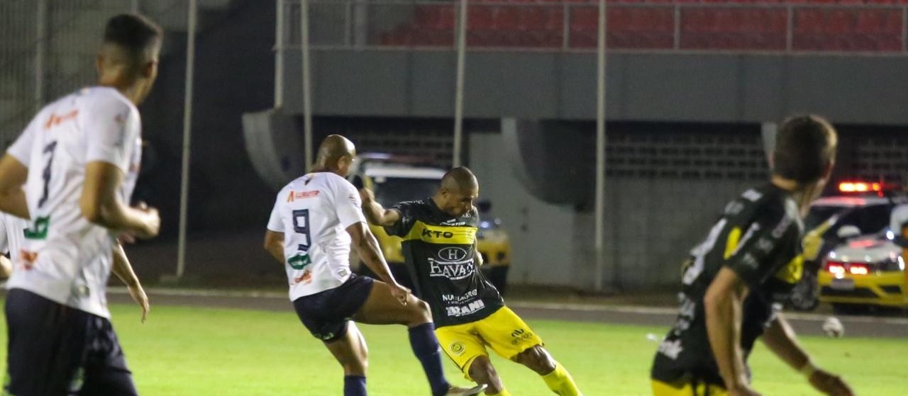FC Cascavel vence Toledo e reassume liderança do Paranaense