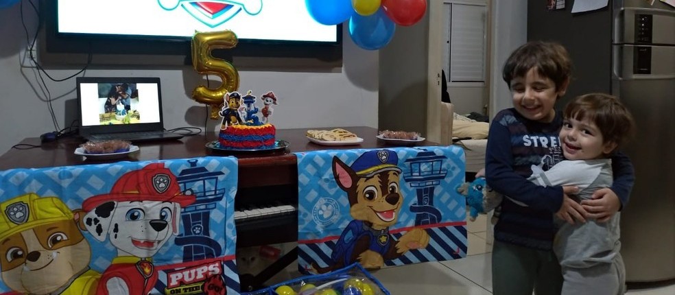 Internauta faz homenagem para menino que não pôde ter festa de aniversário