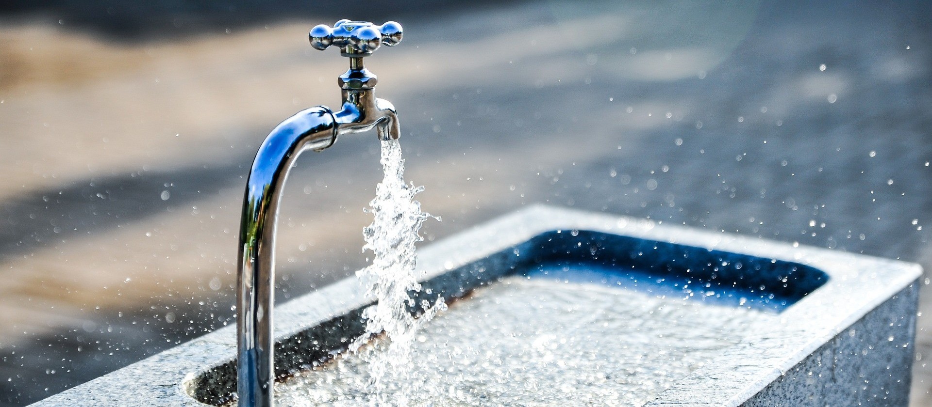 Saneamento: Lei obriga reaproveitamento de água de chuva e esgoto 