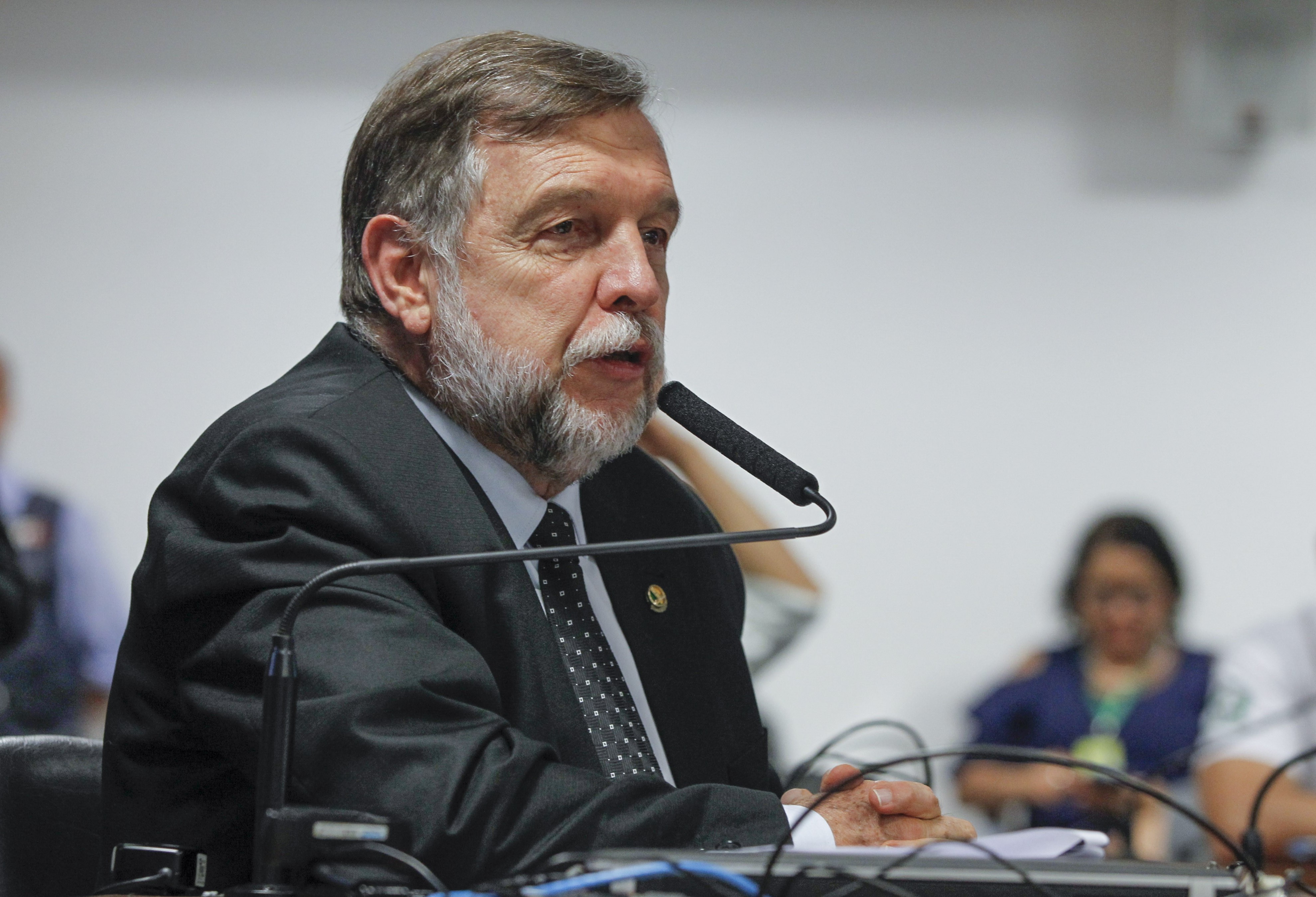 Governo do Paraná recebe pedido para liberação de recursos para as APAEs