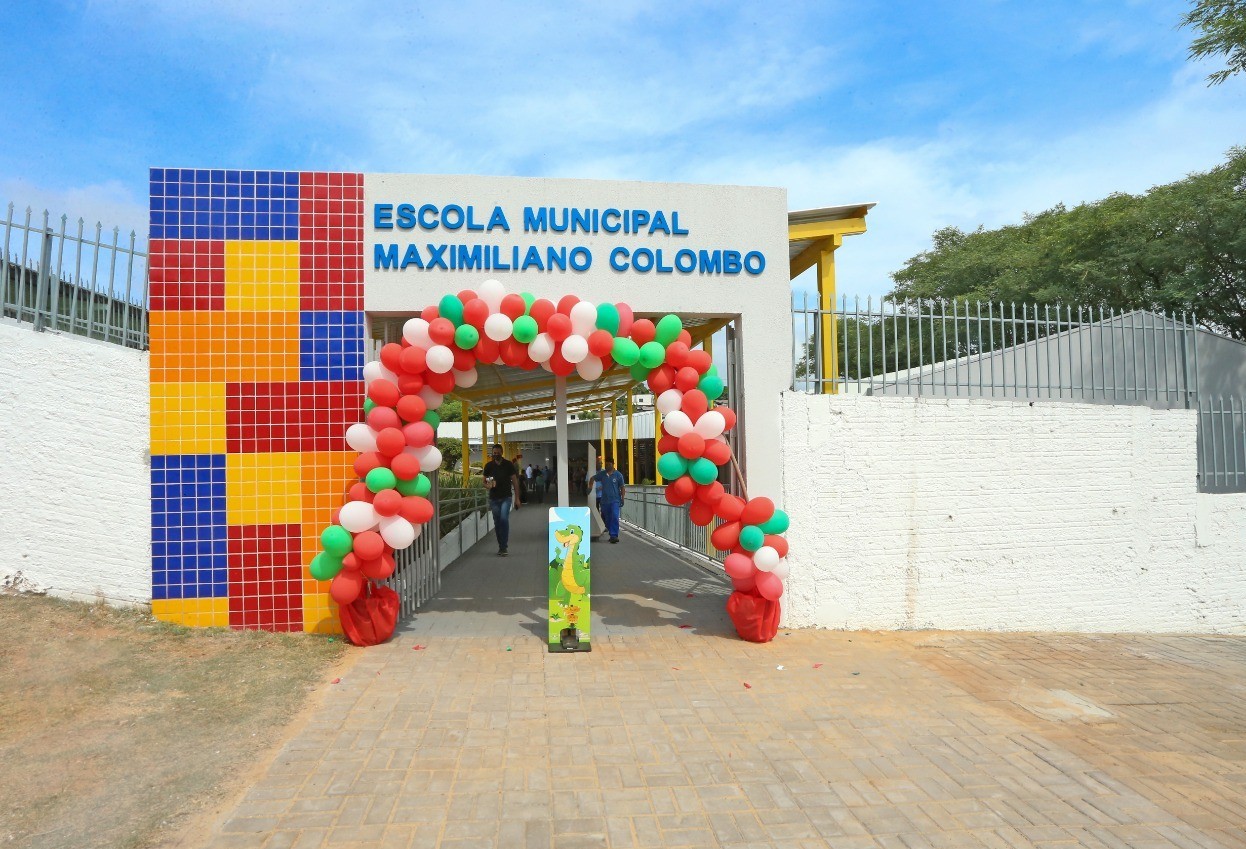 Prefeitura entrega revitalização da Escola Maximiliano Colombo