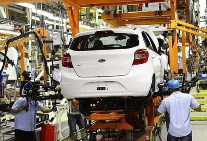 Economista comenta sobre o futuro da indústria automobilística no mundo