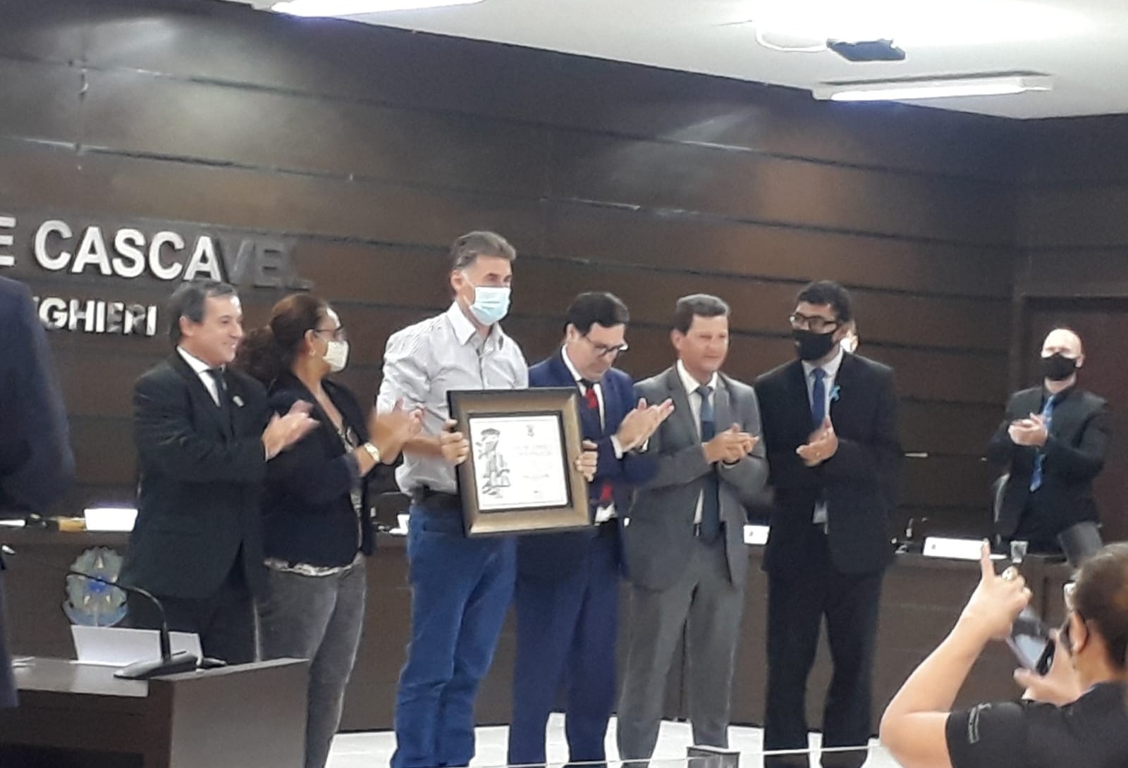 Prefeito de Cascavel recebe Votos de Louvor e Congratulações pelo Prêmio Band Cidades Excelentes 