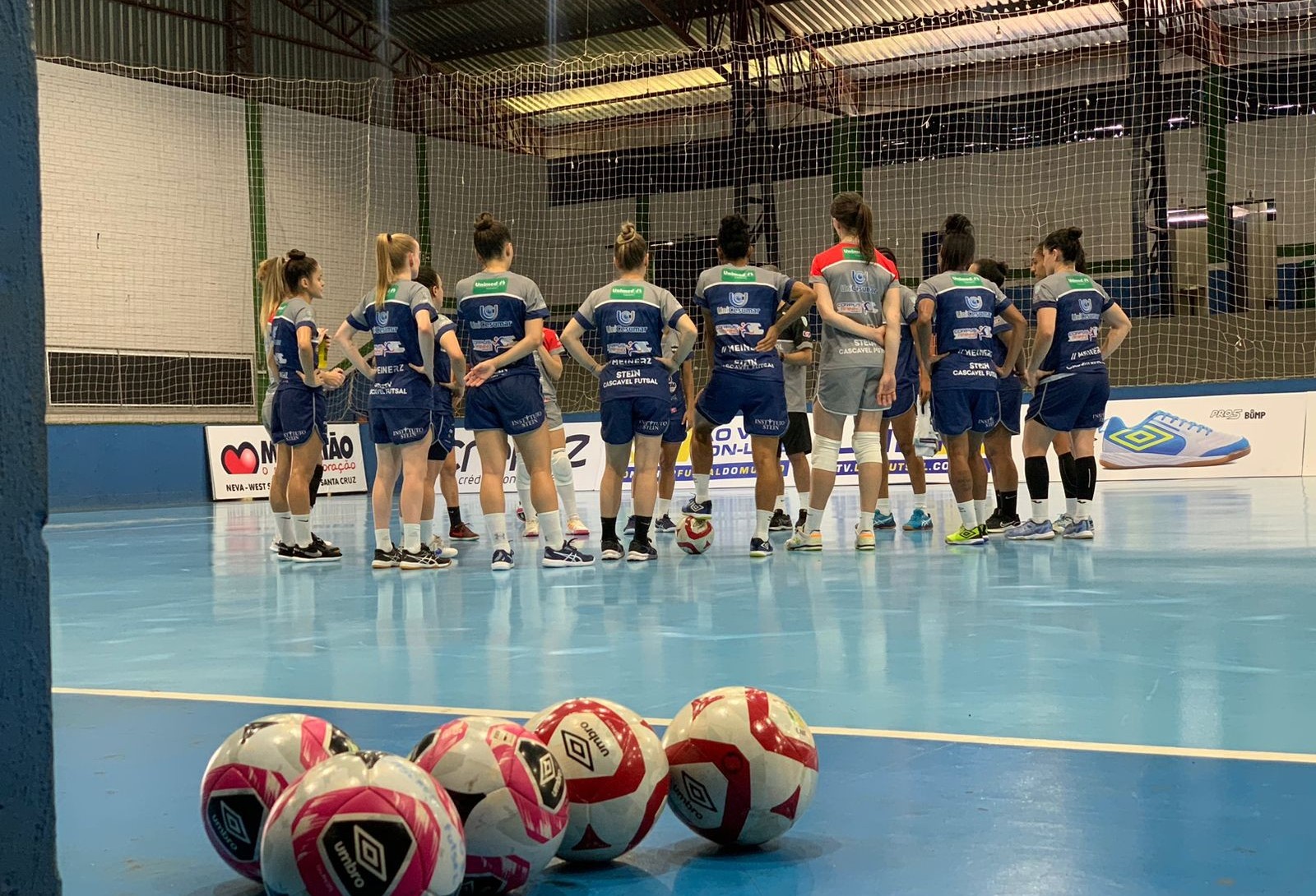Stein Cascavel se prepara para estrear na Liga Feminina de Futsal