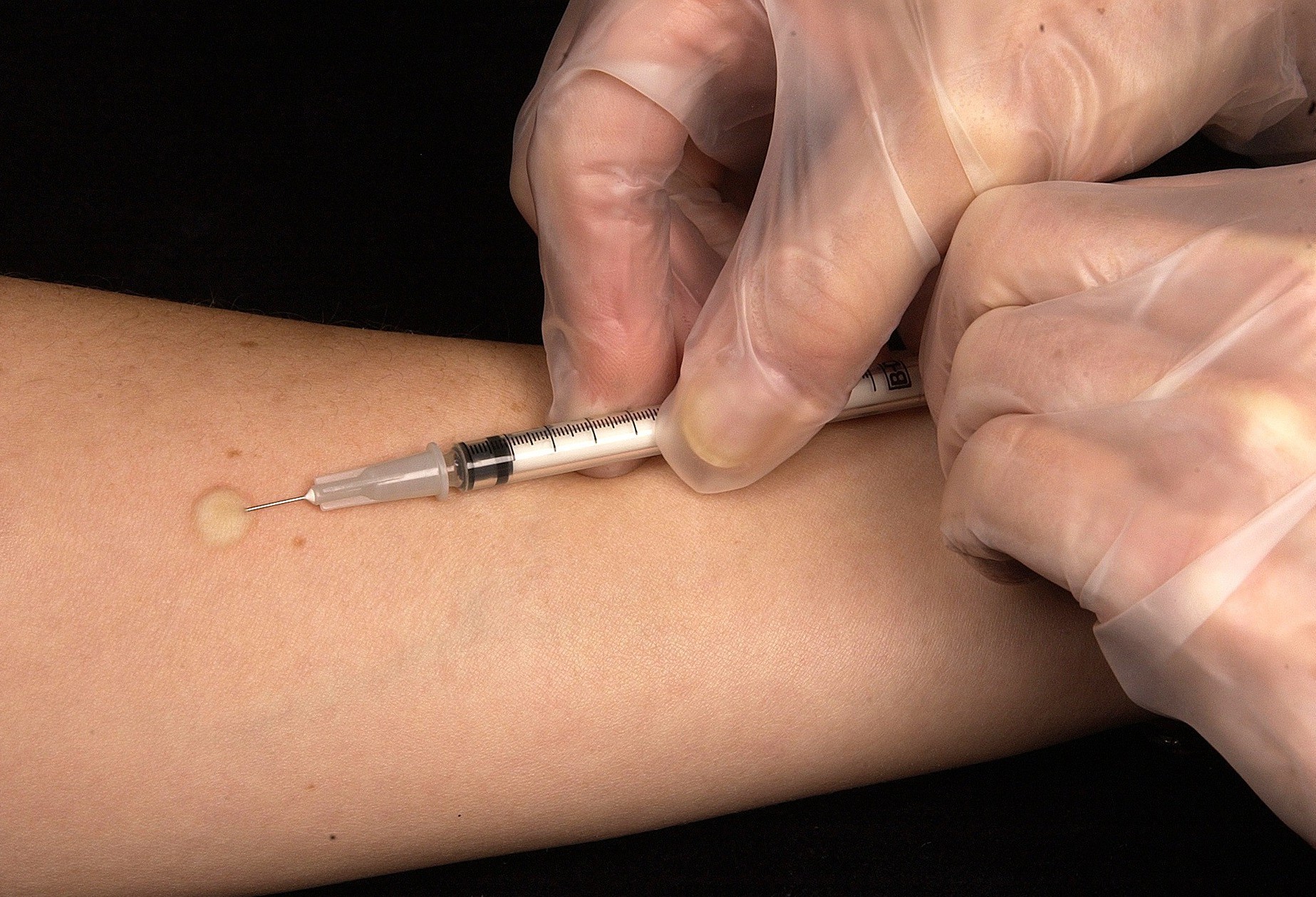 Dia D: mais de duas mil pessoas foram vacinadas em Cascavel 