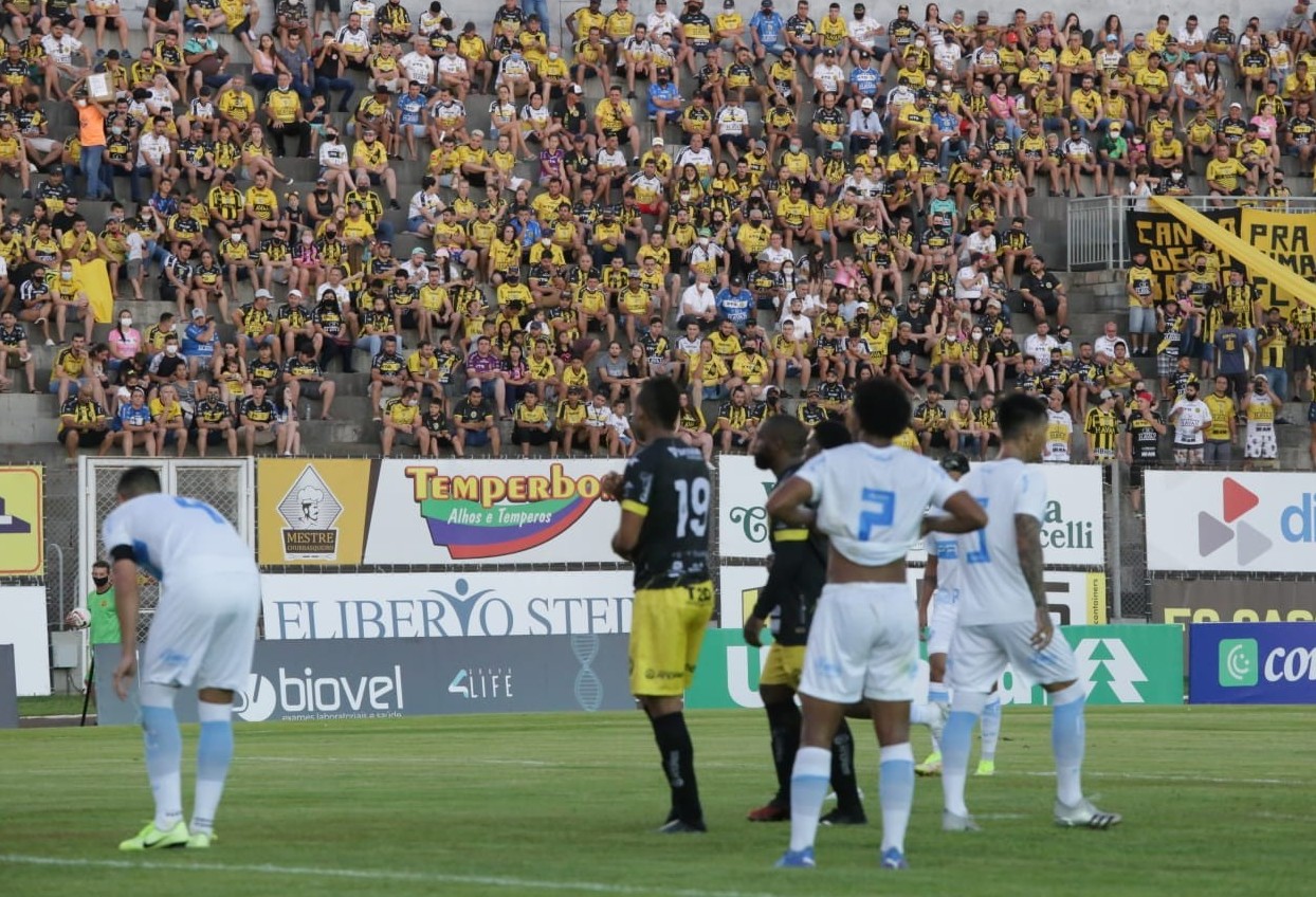 FC Cascavel vence Londrina por 2x0 no Olímpico