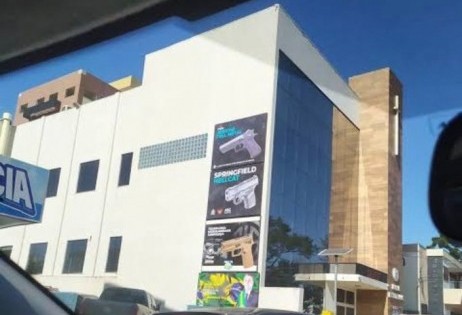 MP irá investigar propaganda de armas e de Bolsonaro em muro de Igreja 
